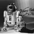 kenny_baker_autograph_with_r2-d2_official_picture_op.jpg