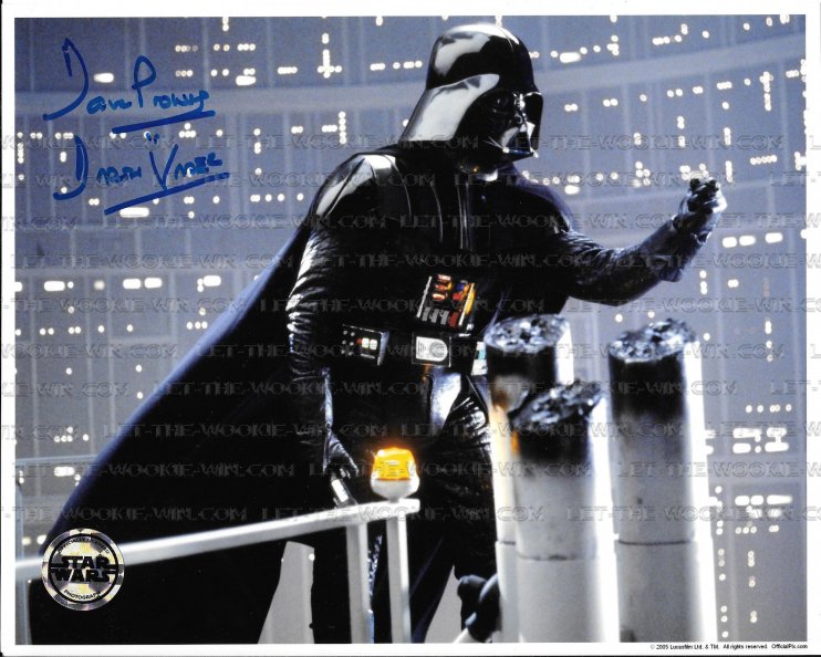 iconic_darth_vader_signed_dave_prowse.jpg